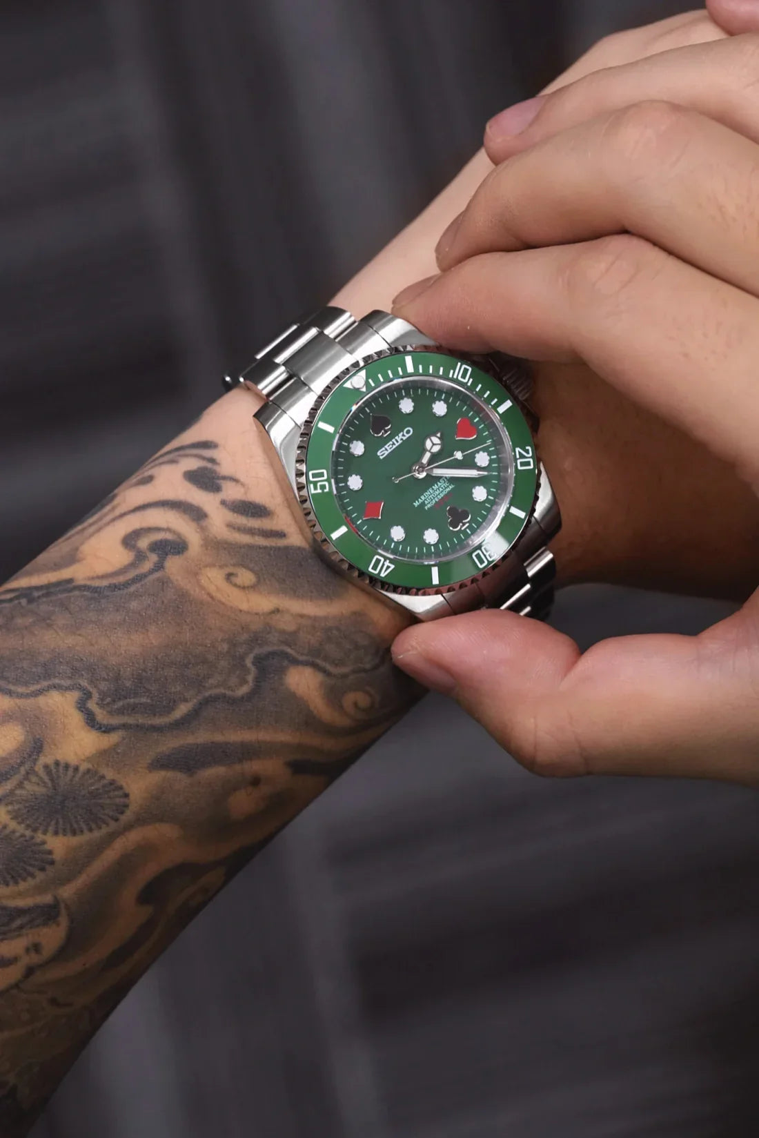 Mod Submariner - Card Master Green - SKYRIM WRIST